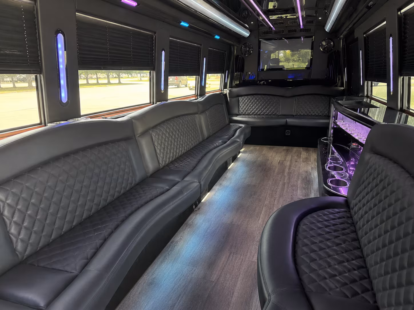 jupiter prom groups love the party bus ride to pga national resort and palm beach gardens venues
