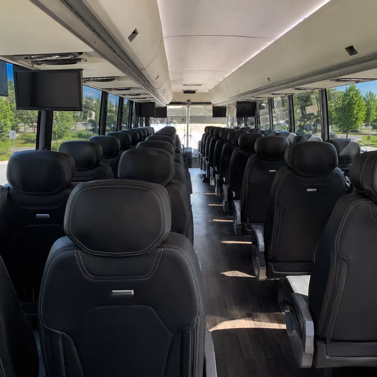 jupitercharterbuscompany com lets you find the right bus for harbourside place and local jupiter shows