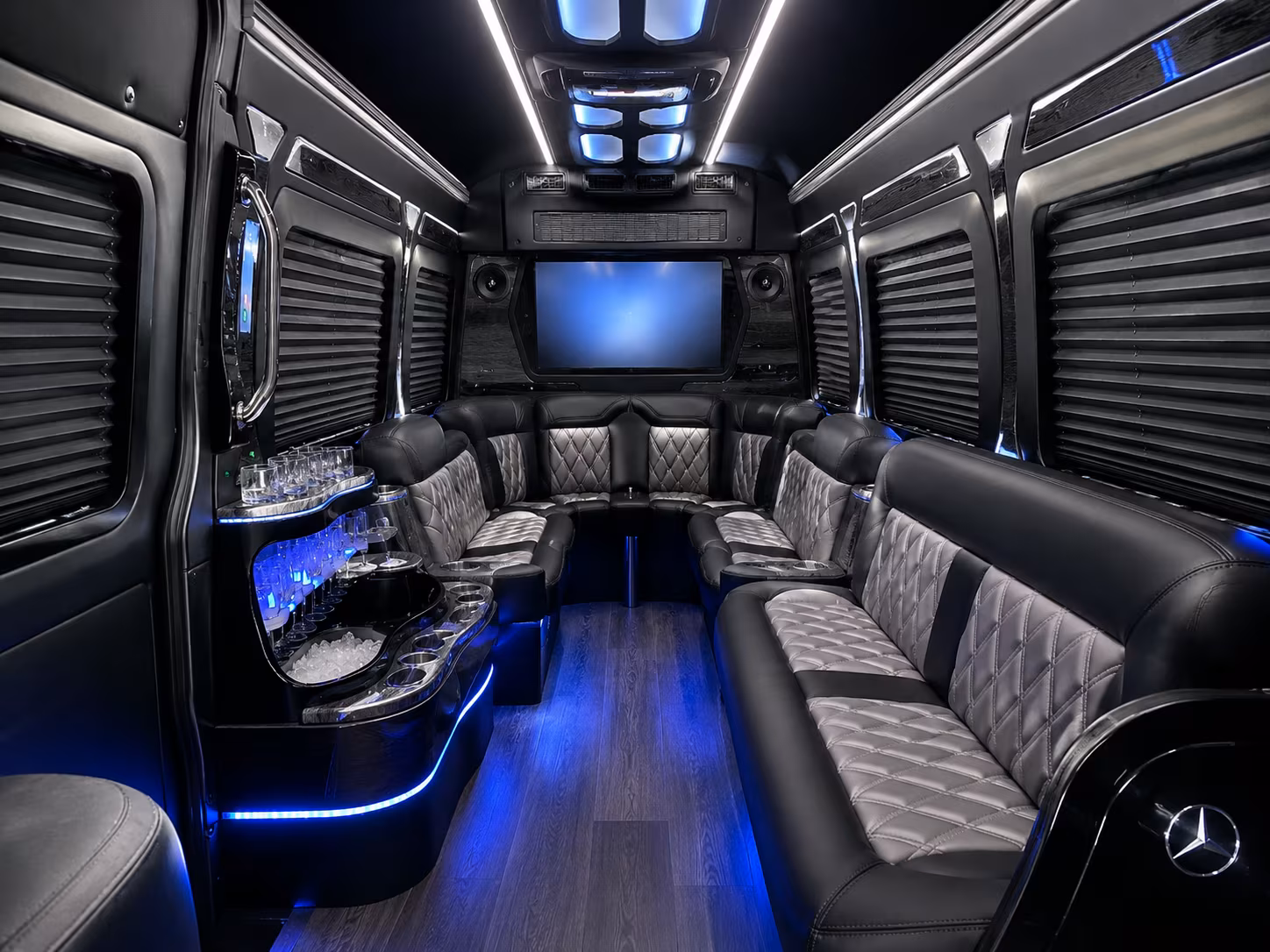 start your jupiter wedding weekend with shuttle service your guests will actually love